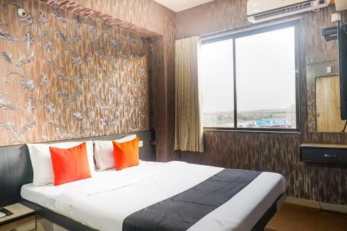 Hotel Capital O 68692 Victory In Evening