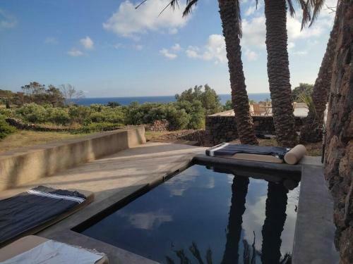 Antique Rural Dammuso With Pool And Sea View