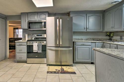Bay City Home With Deck And Grill - Walk To Beach