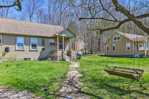 Catskills Bungalow With Fireplace And Gas Grill!