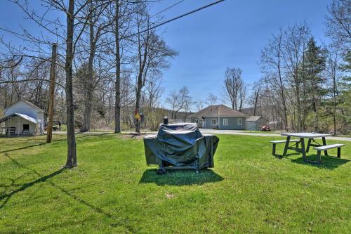 Catskills Bungalow With Fireplace And Gas Grill!