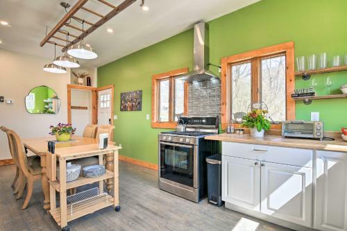 Darling Wheelchair Accessible Gem Pond View!