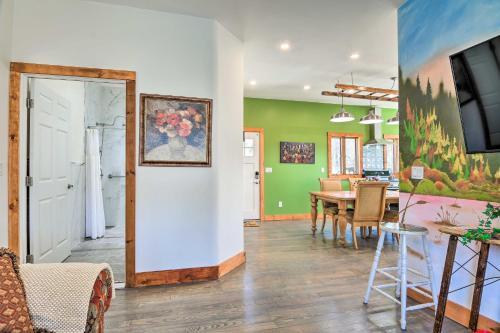 Darling Wheelchair Accessible Gem Pond View!