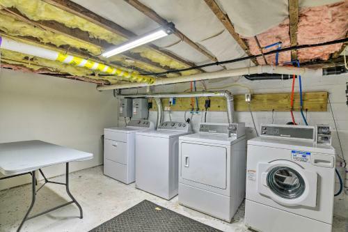 Apartamento Cozy Apt Fire Pit, Access To Walking Trails!