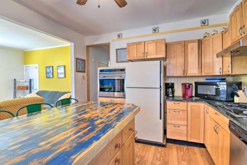 Apartamento Cozy Apt Fire Pit, Access To Walking Trails!