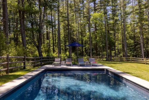 New Paradise In Woodstock With Pool