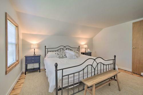 Charming Sodus Point Getaway With Lake Views!