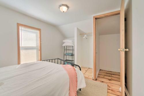 Charming Sodus Point Getaway With Lake Views!