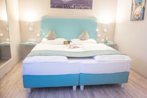 Schlosshof Charme Resort ? Hotel & Camping