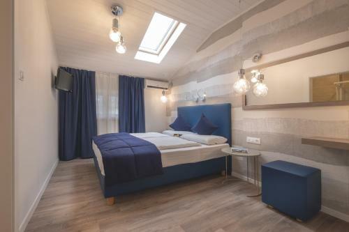 Schlosshof Charme Resort ? Hotel & Camping