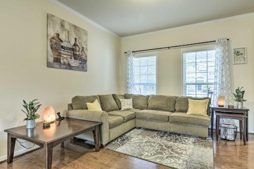 Lovely Durham Home With Screened Porch And Patio!