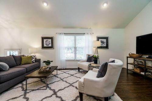 Sexy Midtown Stayspace & Contemporary Conveniences