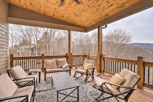 Elevated Mountain View Retreat With Fire Pit!