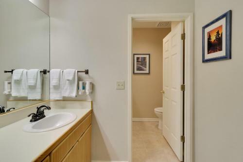 Hotel River Ridge 517b