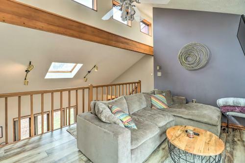 Relaxing Poconos Retreat Indoor Jacuzzi Room