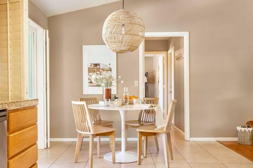 Desert Bloom - Desert Oasis W Dreamy Backyard & Patio