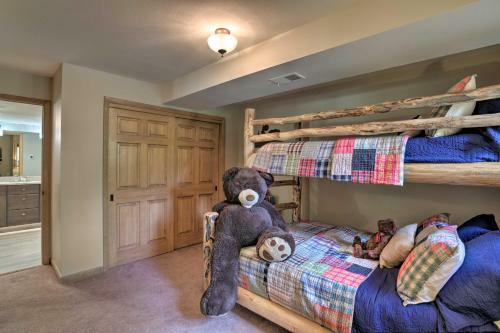 Stunning Evergreen Mountain Home On Private Stream