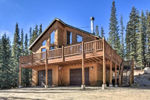 Lazy Moose Cabin With Wraparound Deck And Privacy!