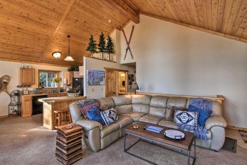Lazy Moose Cabin With Wraparound Deck And Privacy!