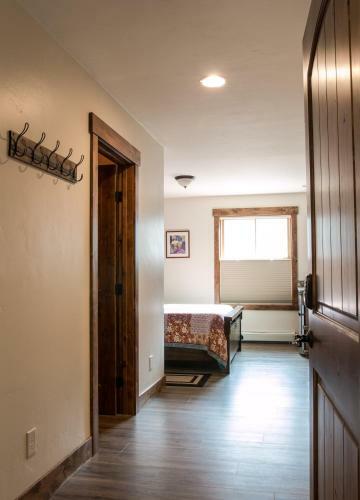 Bed & Breakfast Clear Creek Inn