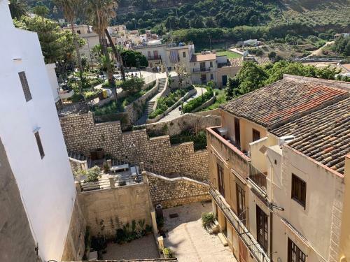 Hostal Badia Rooms & Breakfast