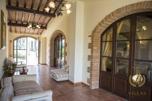 Villa Del Lago, Dreamy Location For Weddings & Events