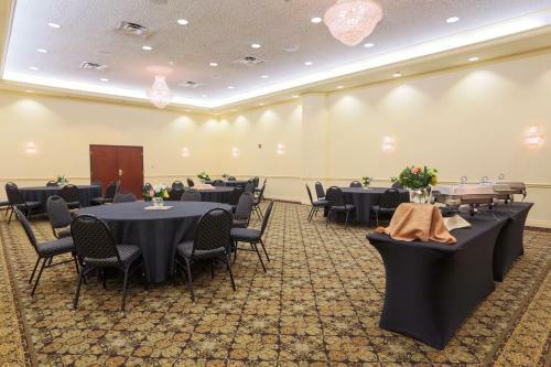 Hotel Drury Inn & Suites St. Louis Convention Center