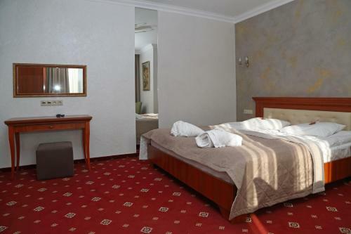 Tavel Hotel & Spa