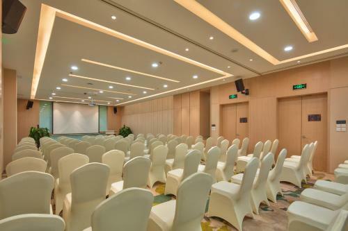 Holiday Inn Express Shenyang Tawan, An Ihg Hotel