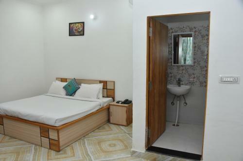 Hotel Rama's Resort