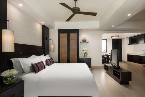 Hotel Ramada Plaza By Wyndham Sanya Bay
