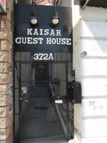 Hostal Kaisar Guest House