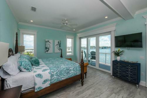 Bayfront Retreat By Ami Locals