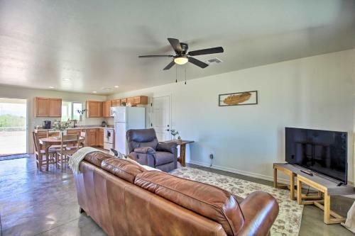 Stunning Benson Retreat Near Hiking Trails!