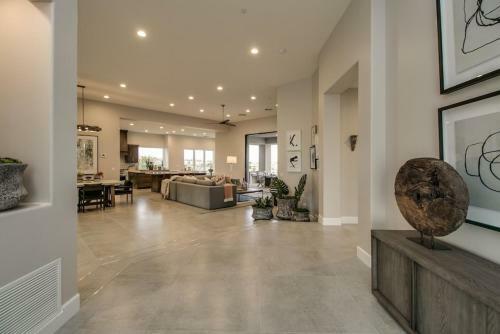 Luxurious Fountain Hills Designer Home Wviews