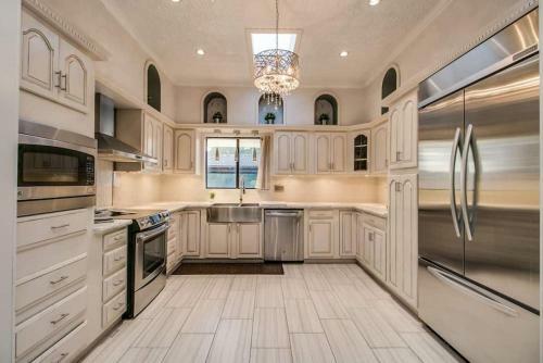 Spectacular Fountain Hills 5 Bdrm Wpool And Views
