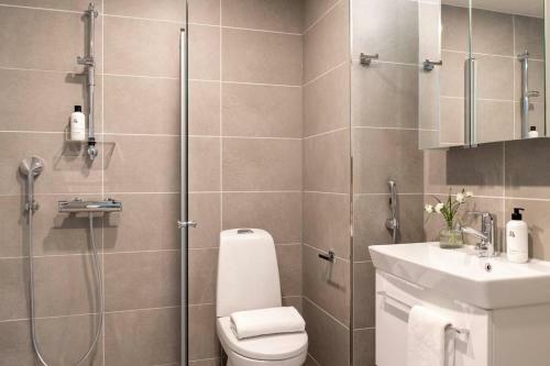 Cozy Apartment With Free Parking