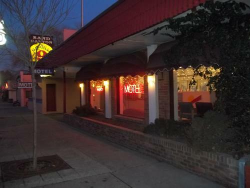 Motel National 9 Inn Sand Canyon