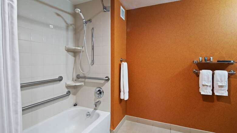 Best Western Plus Fresno Airport Hotel