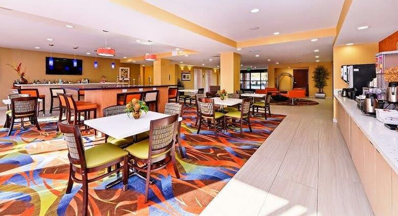Best Western Plus Fresno Airport Hotel