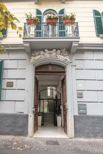 Hostal Vomero House