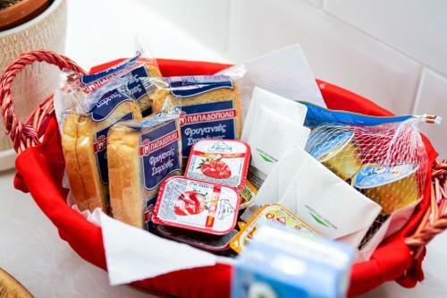 Cycladic Home On The Hill With Beautiful Views!!