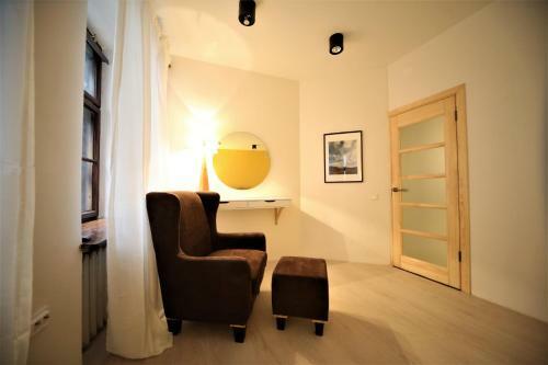 Old Town Apartment With Balcony & Terrace