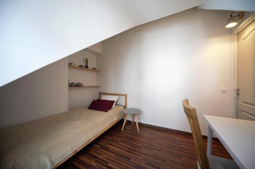 Old Town Apartment With Balcony & Terrace