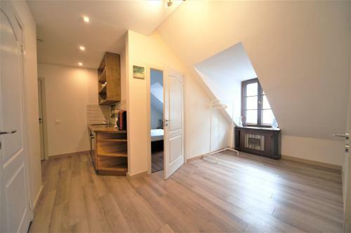 Old Town Apartment With Balcony & Terrace