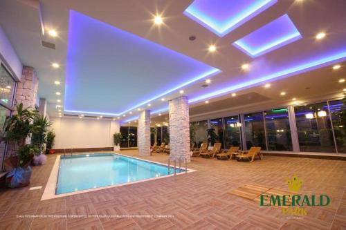 Apartamento ?????? ? ?????????? Lux Emerald Park ???? ?