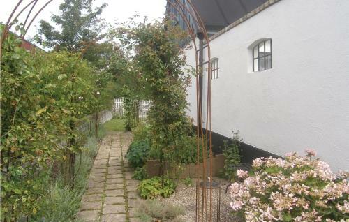 Four-bedroom Holiday Home In Beddingestrand