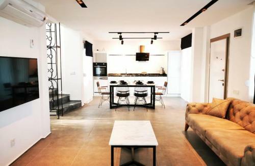 Spectacular Villa With Private Pool In Antalya