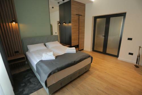 Bonanza Apartments