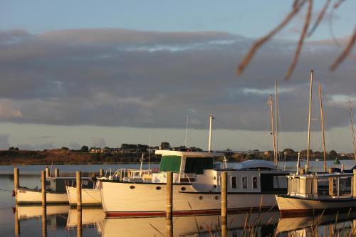 Bed & Breakfast Boathouse & Birks River Retreats